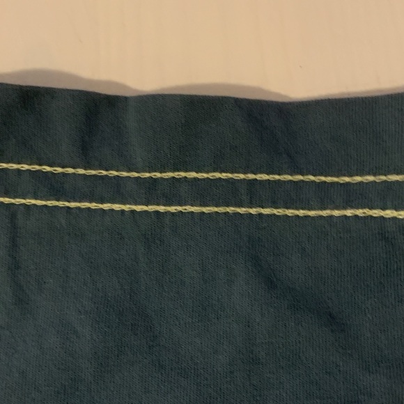 Tommy Hilfiger Large Blue Graphic T-Shirt - Picture 4 of 5